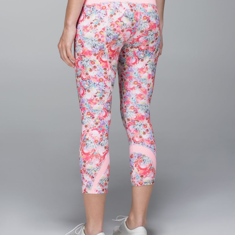 Lululemon Run: Inspire Crop II